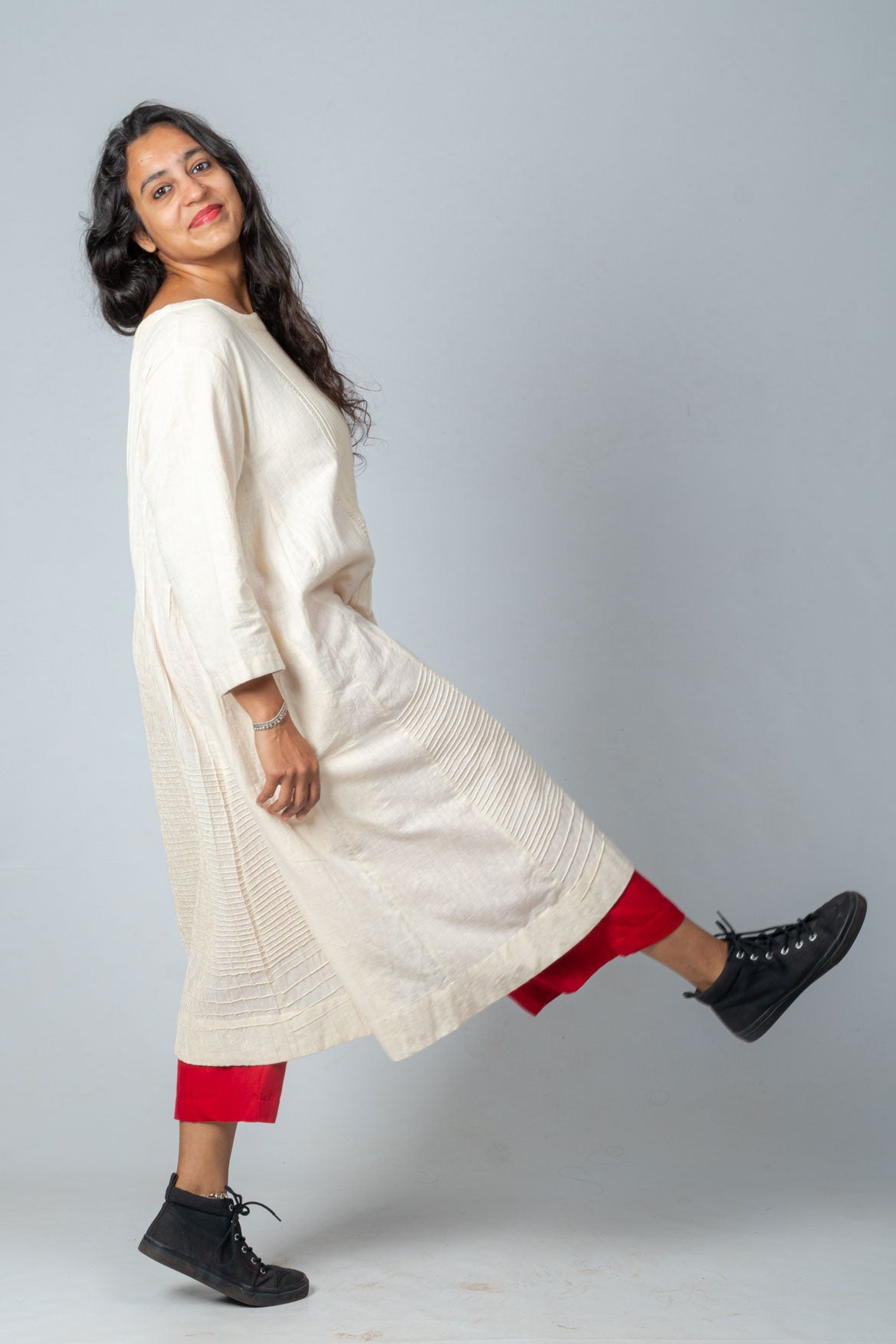 Set of 2- Ecru Hand Spun Organic Cotton Pocketed Pintuck Top & Red Pants