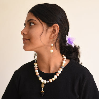 Pearl eclispse statement choker