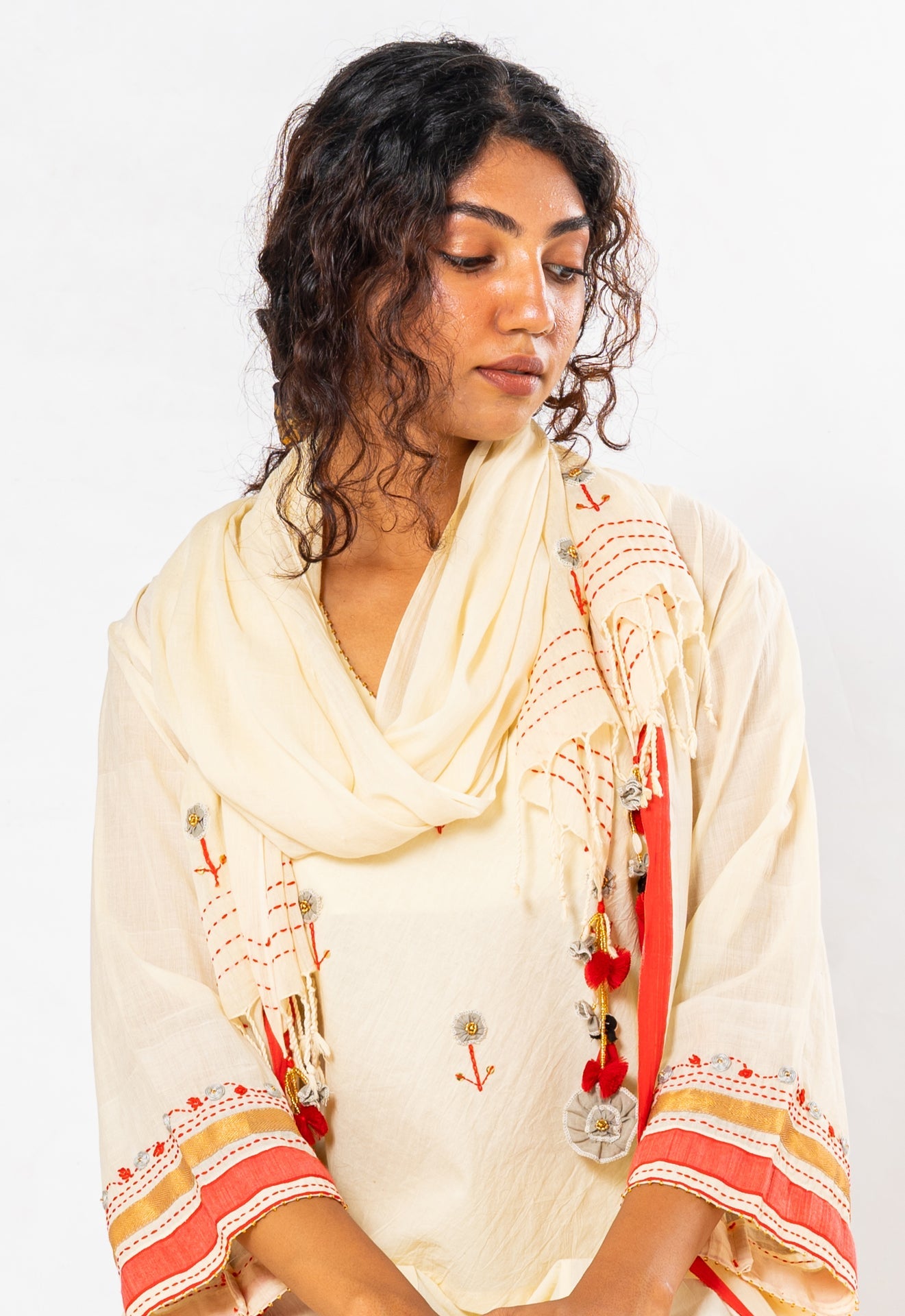 Set of 4- Off White Medicinal Neem Dyed Organic Cotton Set