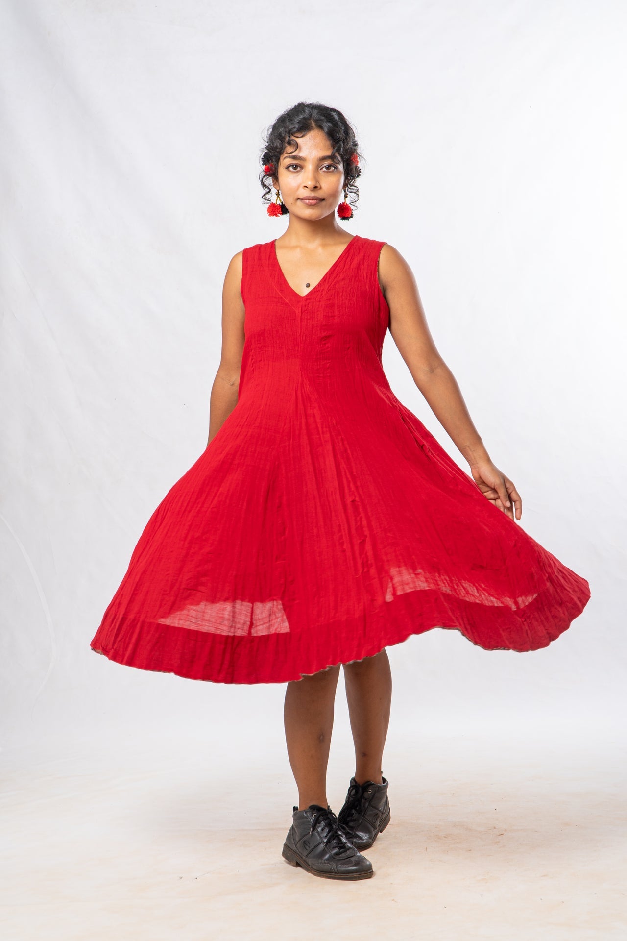 Red Crinkled Cotton Sleeveless Midi Dress