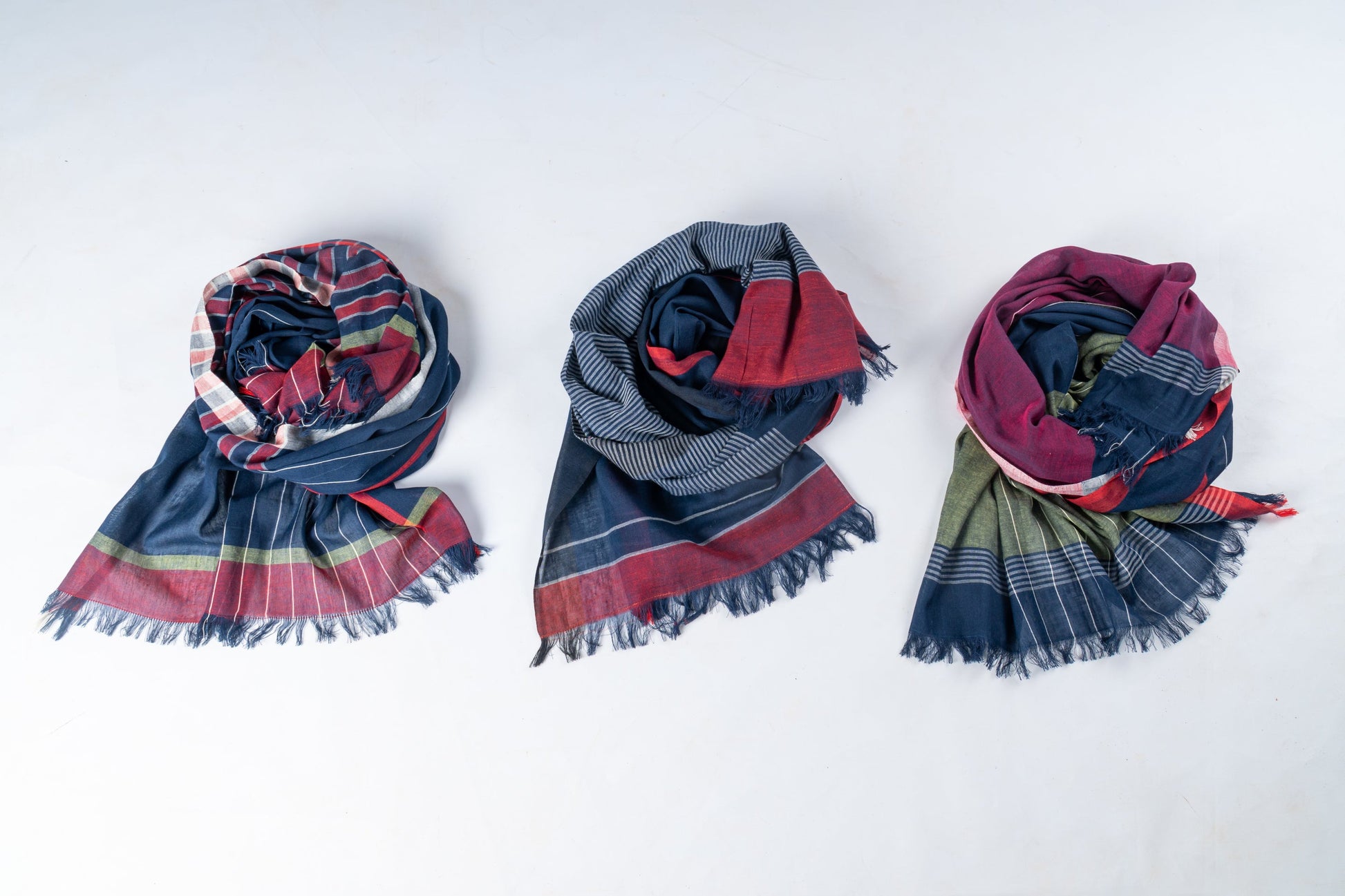 Handwoven Organic Cotton Scarf - PANCHU - Upasana Auroville