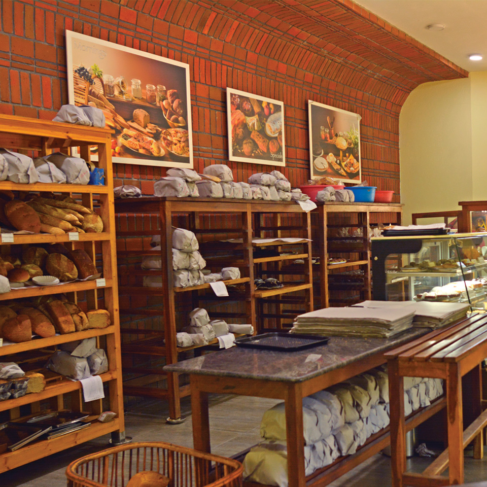 AUROVILLE BAKERY ORGANIC COOKIES BREADS CHOCOLATE BISCUITS BUTTER COOKIES 